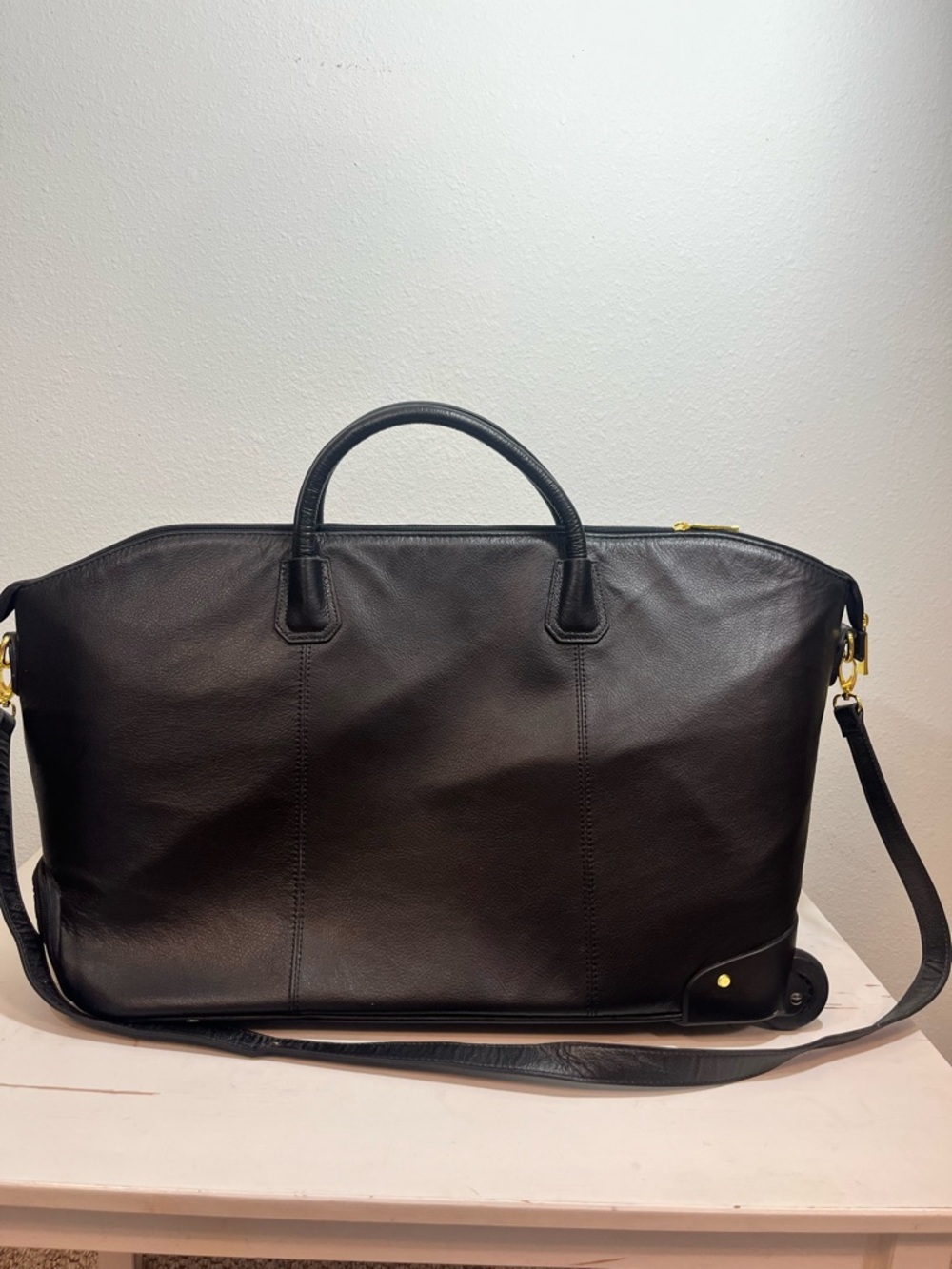 Joy & Iman Black Leather Rolling Weekender Travel Bag XL NWoT gold hardware - Picture 9 of 16